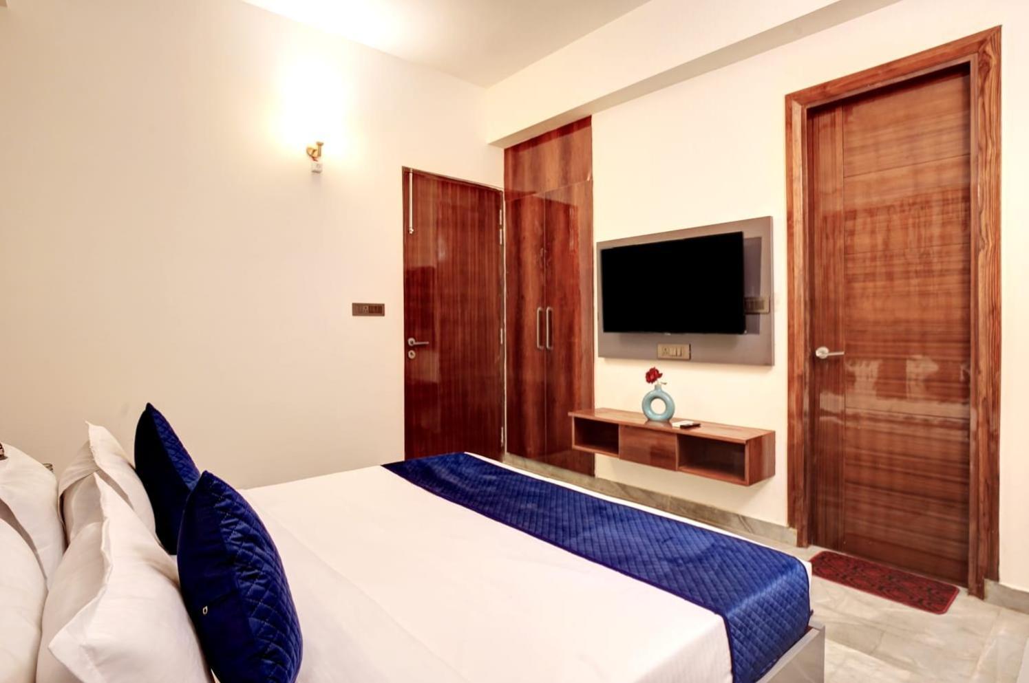 Hotel Elite Grand Near Kailash Hospital Ноида Екстериор снимка