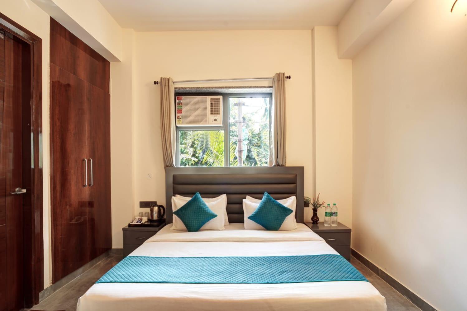 Hotel Elite Grand Near Kailash Hospital Ноида Екстериор снимка
