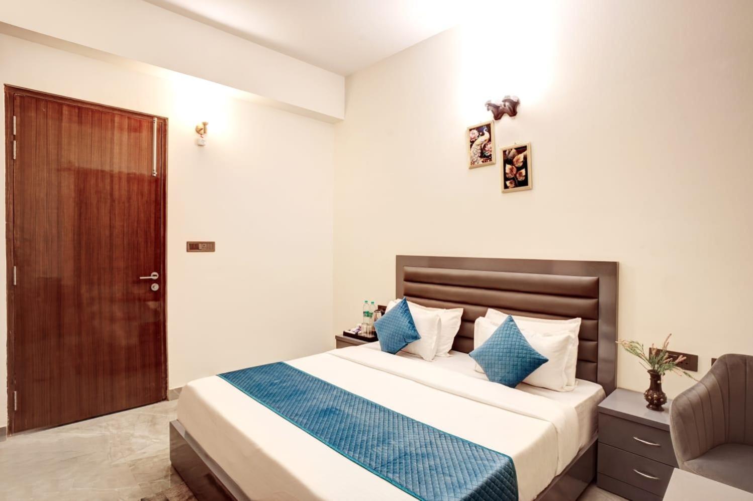Hotel Elite Grand Near Kailash Hospital Ноида Екстериор снимка
