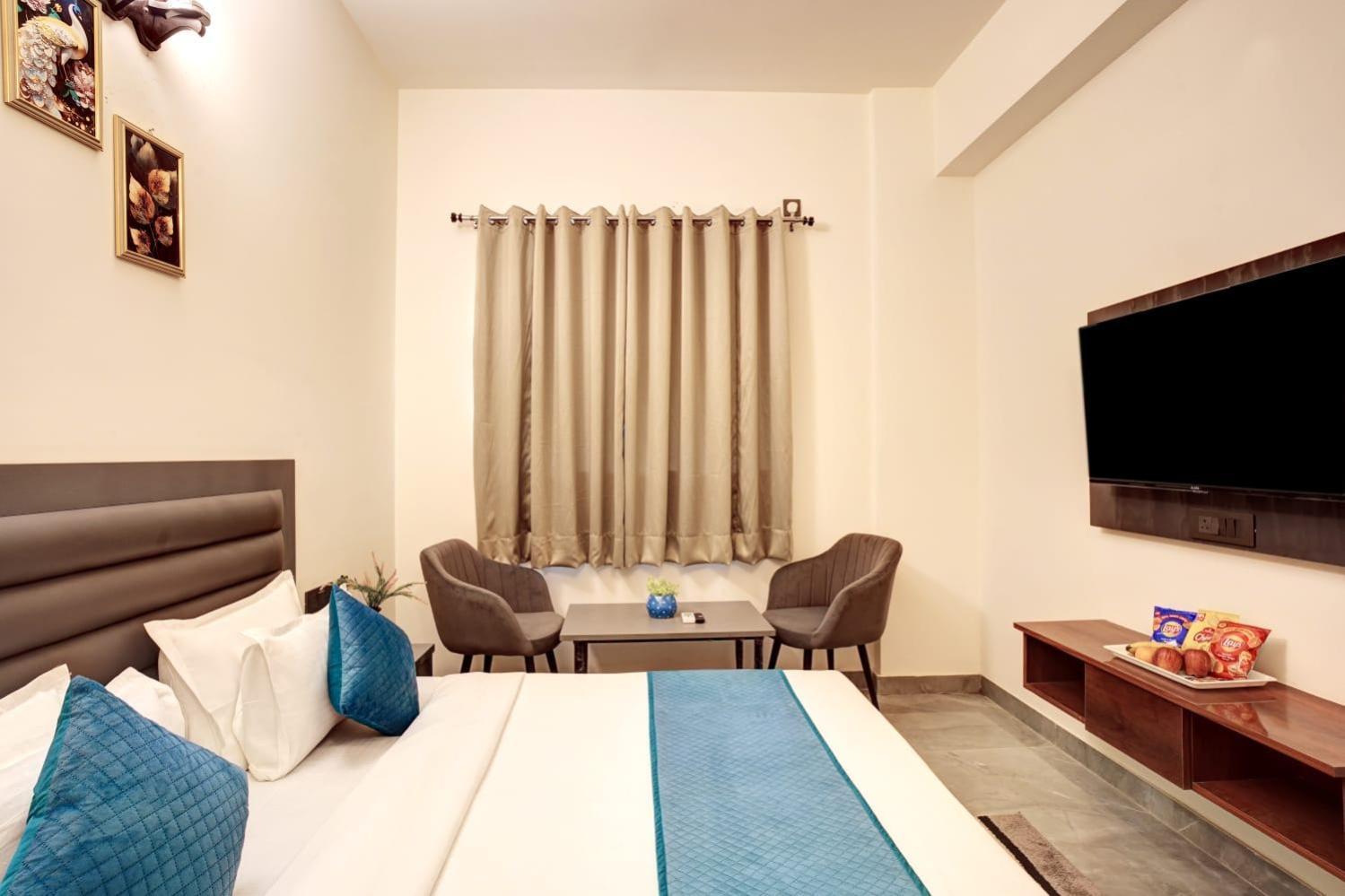 Hotel Elite Grand Near Kailash Hospital Ноида Екстериор снимка