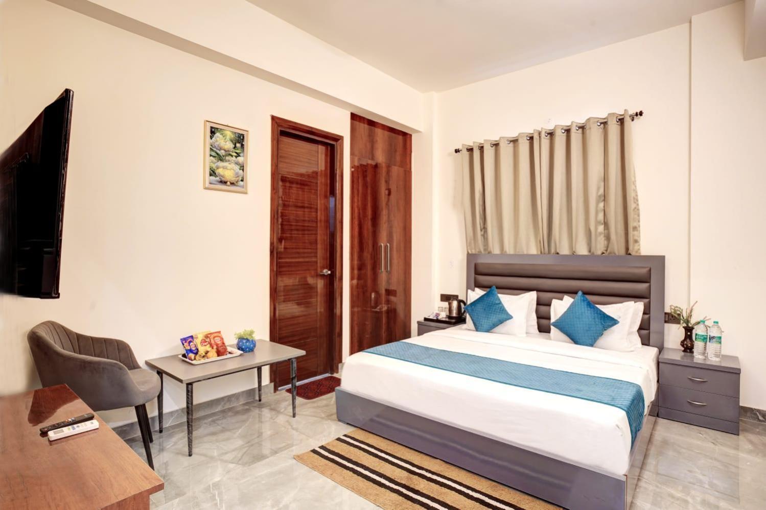 Hotel Elite Grand Near Kailash Hospital Ноида Екстериор снимка