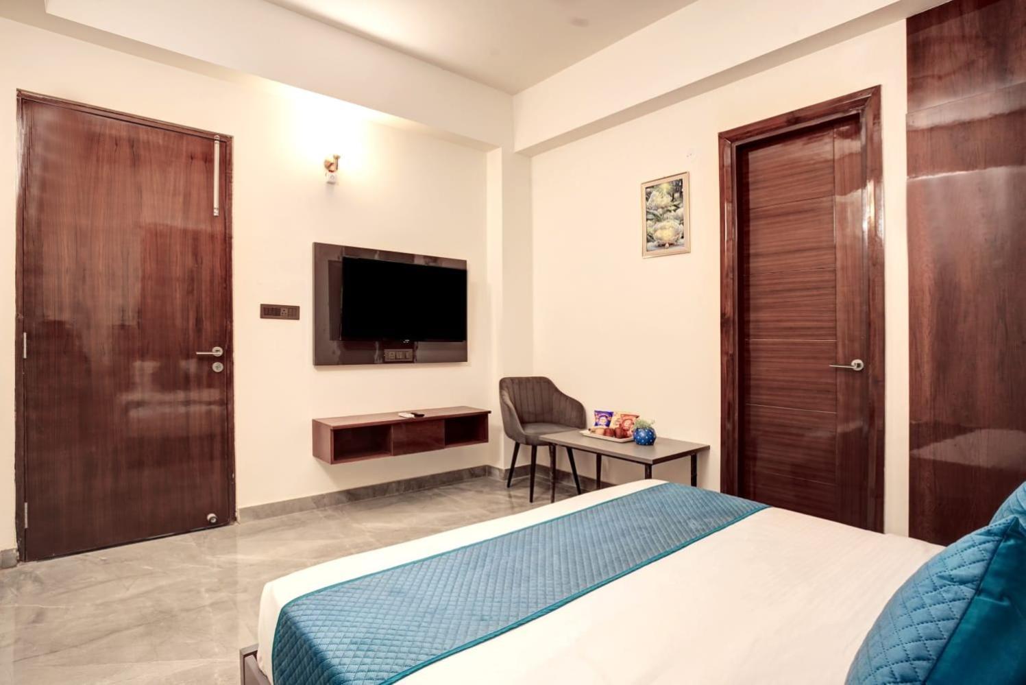 Hotel Elite Grand Near Kailash Hospital Ноида Екстериор снимка