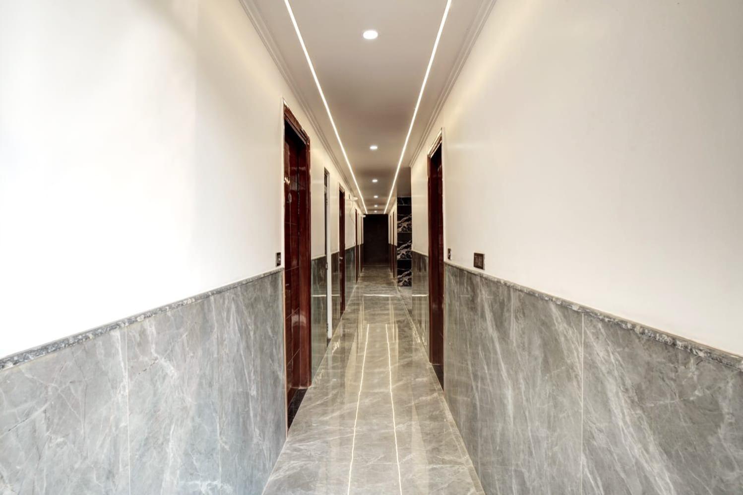 Hotel Elite Grand Near Kailash Hospital Ноида Екстериор снимка