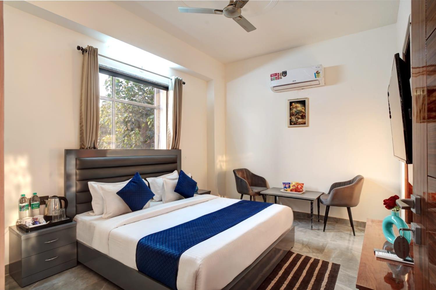 Hotel Elite Grand Near Kailash Hospital Ноида Екстериор снимка