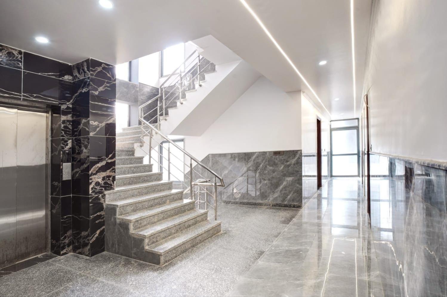 Hotel Elite Grand Near Kailash Hospital Ноида Екстериор снимка