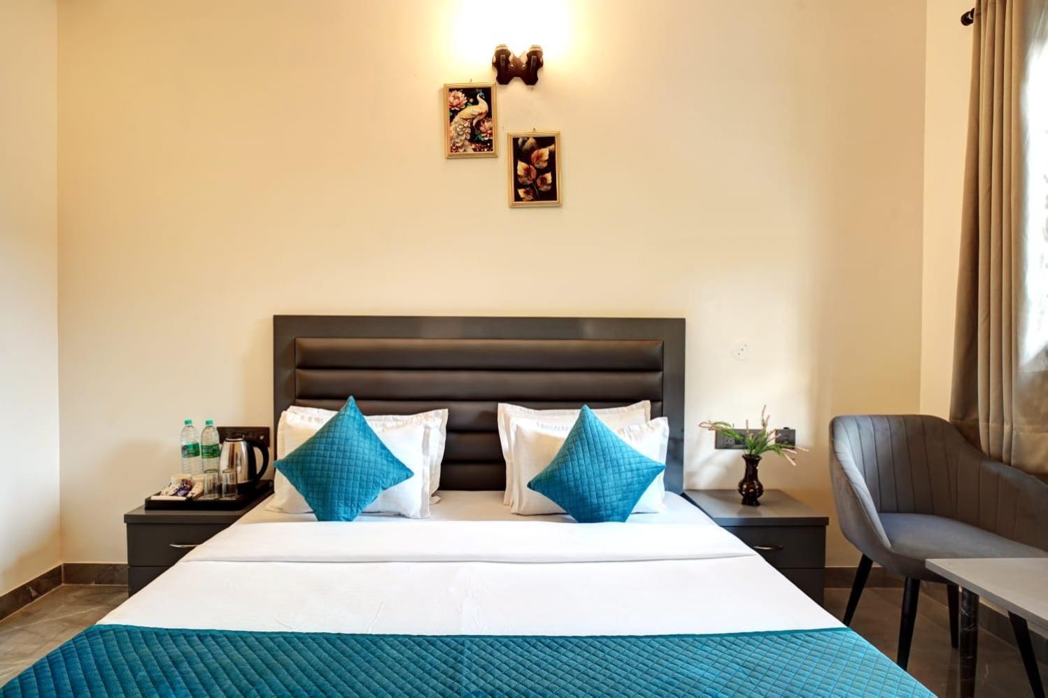 Hotel Elite Grand Near Kailash Hospital Ноида Екстериор снимка