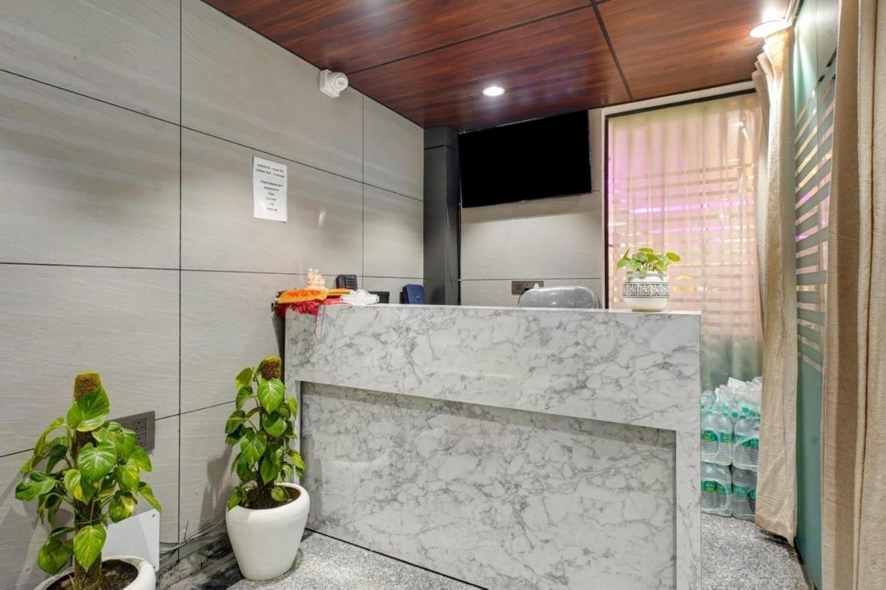 Hotel Elite Grand Near Kailash Hospital Ноида Екстериор снимка