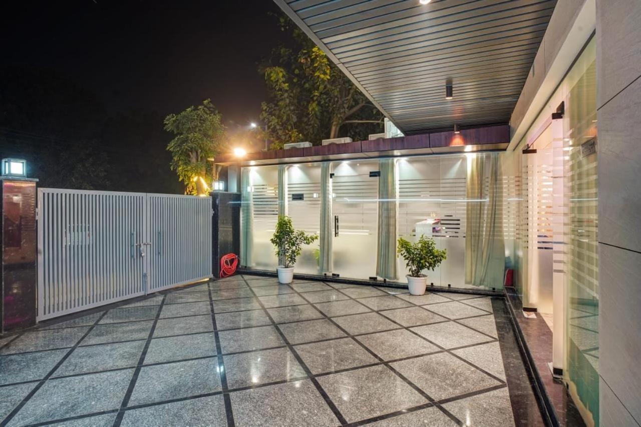 Hotel Elite Grand Near Kailash Hospital Ноида Екстериор снимка